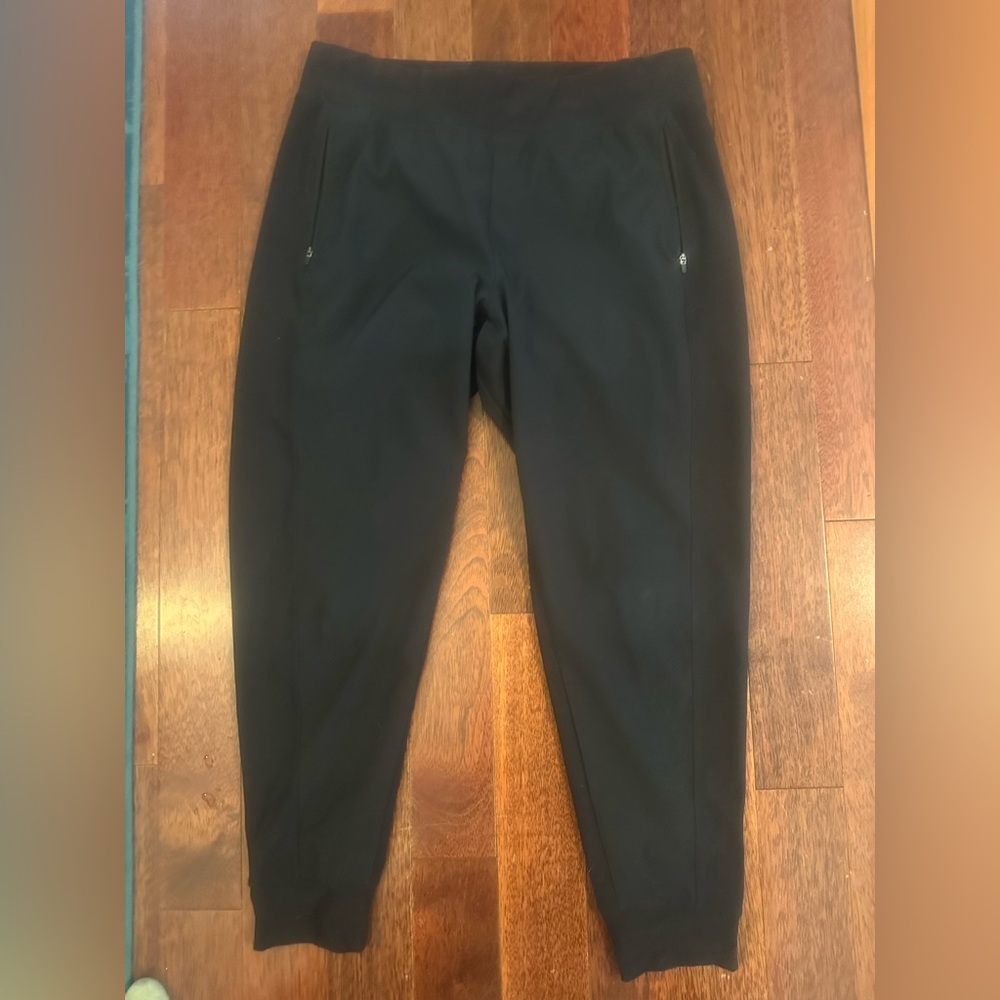 Eddie Bauer Black Women's Athletic Pants. Large. Fabric-elastic waist & ankles.